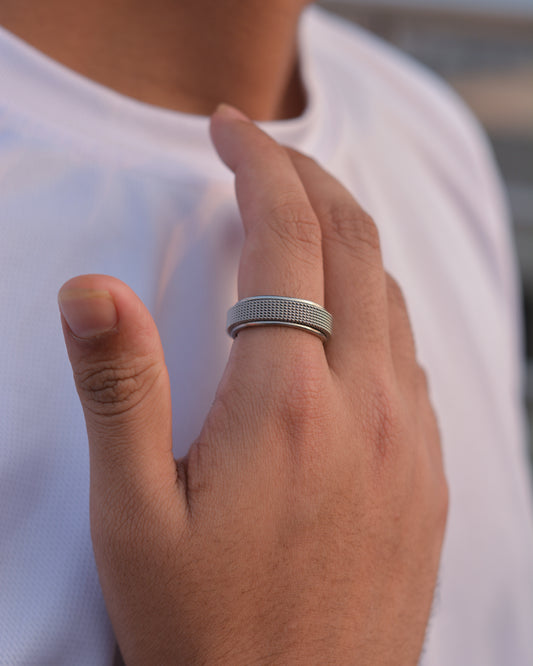 Textured Elegance Fidget Spinner Ring