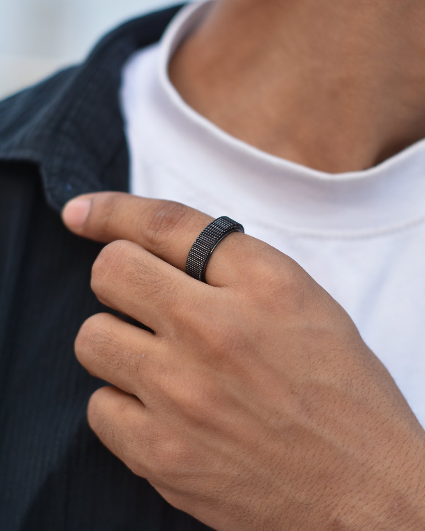 Textured Elegance Black Fidget Spinner Ring