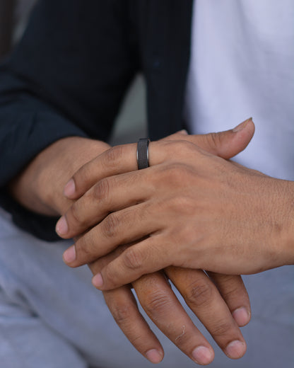 Textured Elegance Black Fidget Spinner Ring