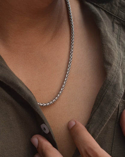 Twisted Luster Chain