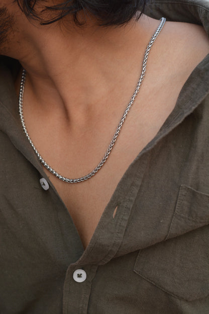 Twisted Luster Chain
