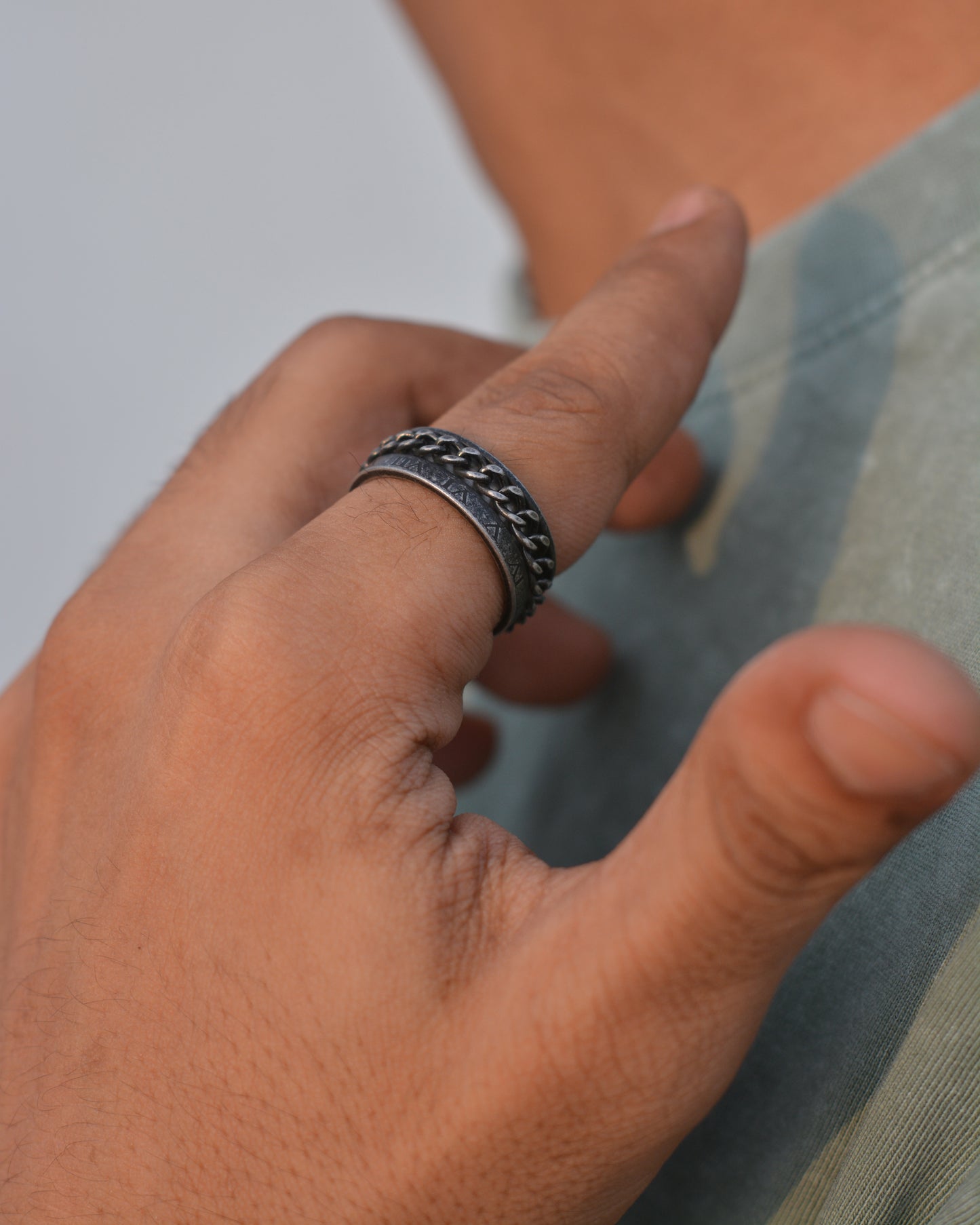 Retro Chain Link Spinner Band Ring