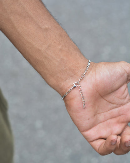 Refined Figaro Bracelet