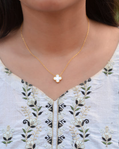 LUCKSTONE NECKLACE