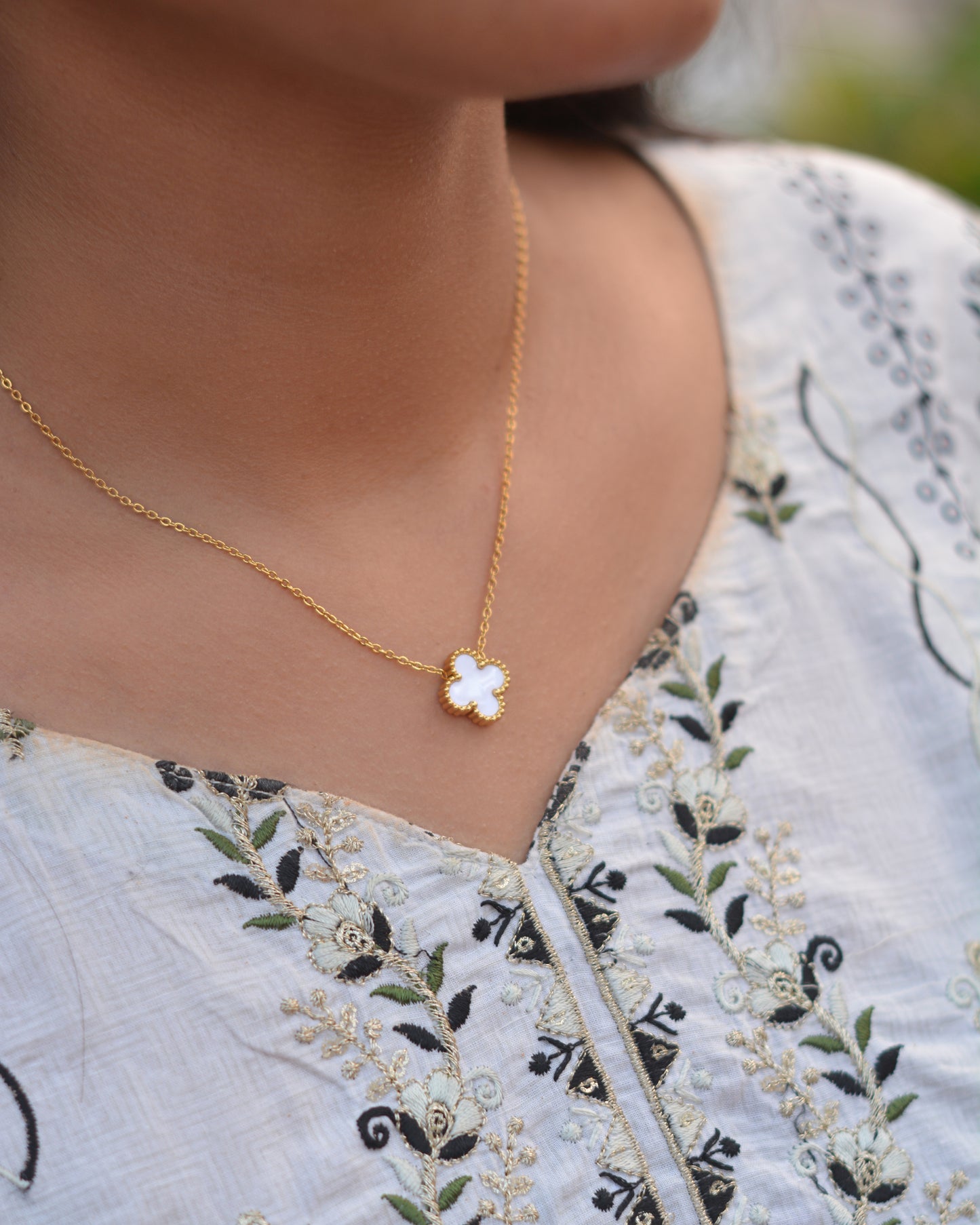LUCKSTONE NECKLACE