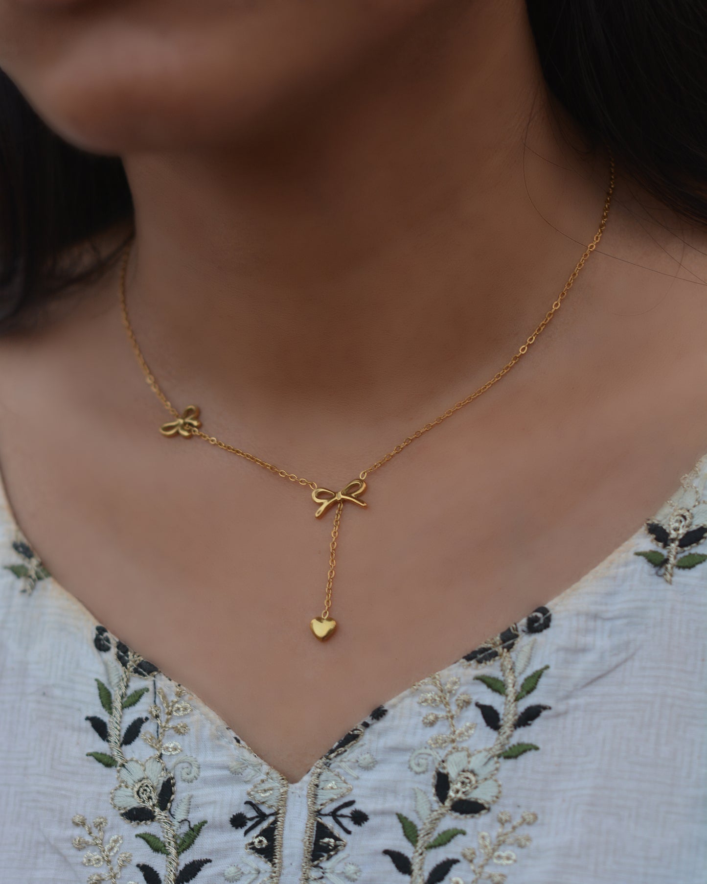 FLORAL GRACE NECKLACE
