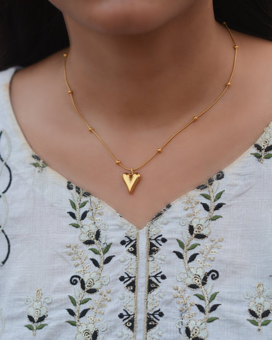 GOLDEN HEART NECKLACE