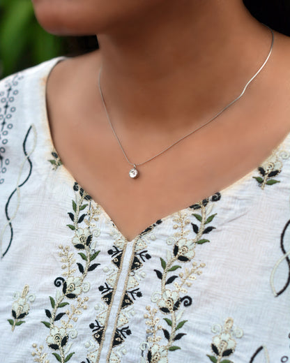 ELEGENT GEM NECKLACE