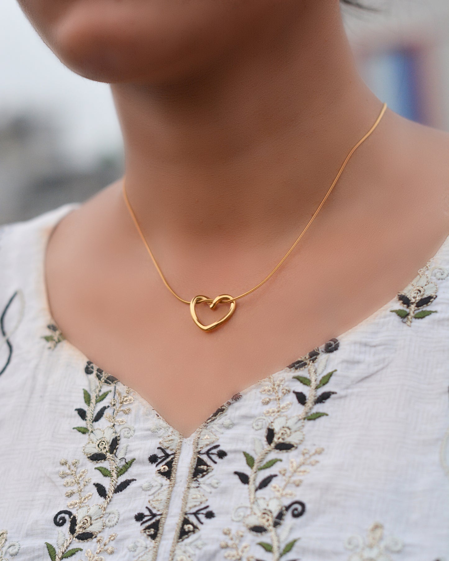 LINKED HEART NECKLACE