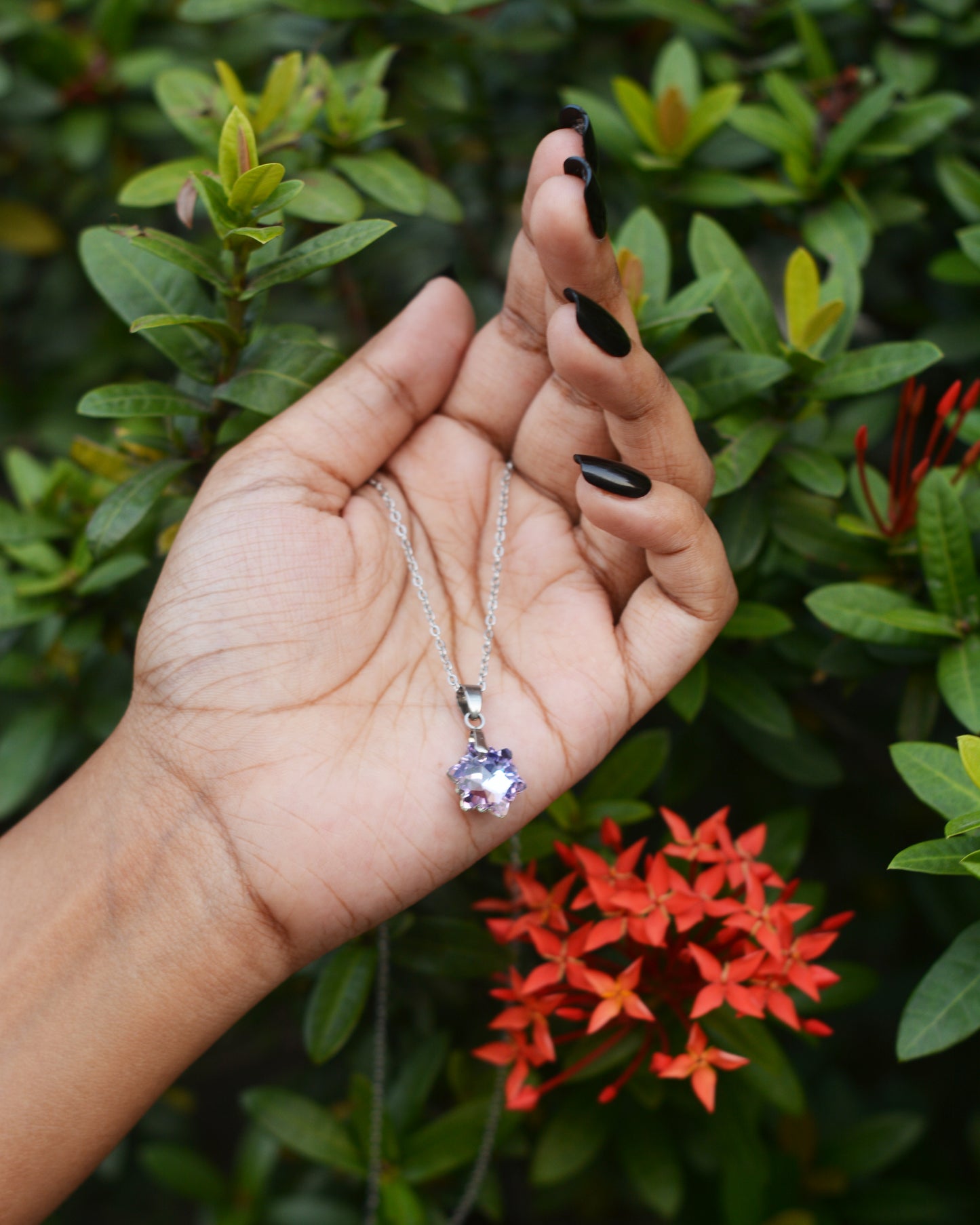 VIOLET NOVA NECKLACE