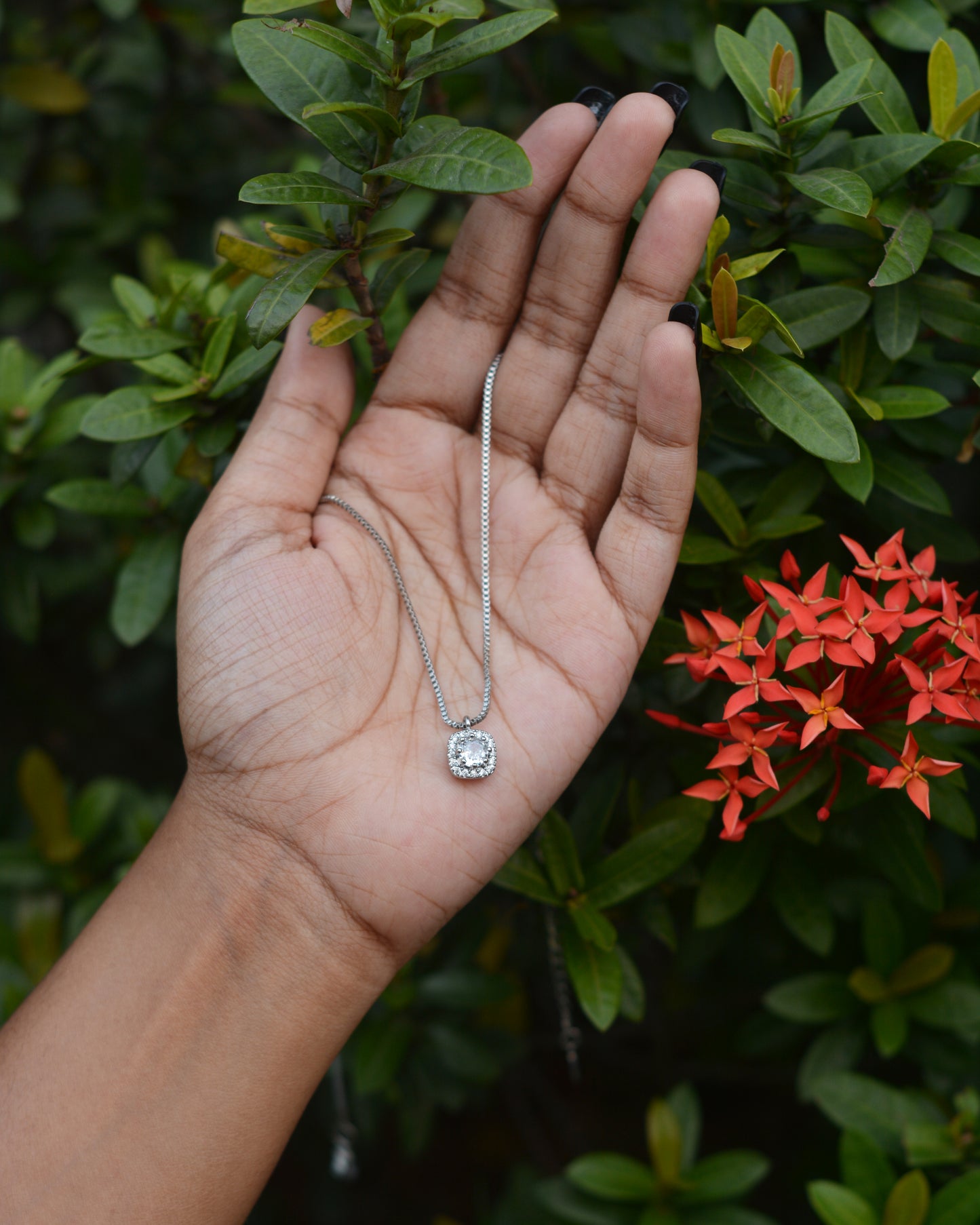 HALO WHISPER NECKLACE