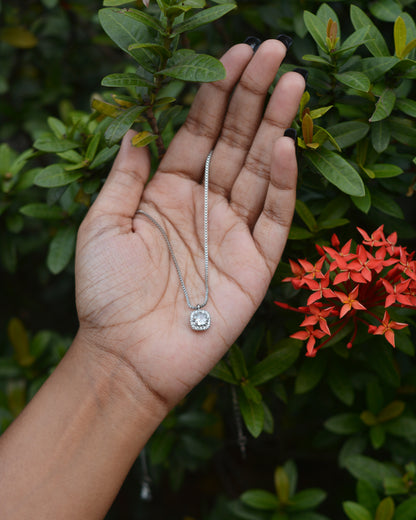 HALO WHISPER NECKLACE