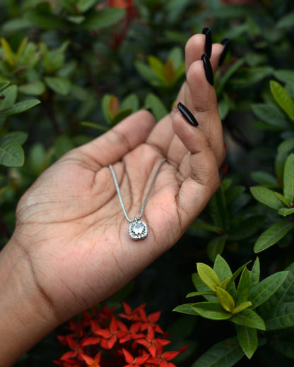 HALO WHISPER NECKLACE