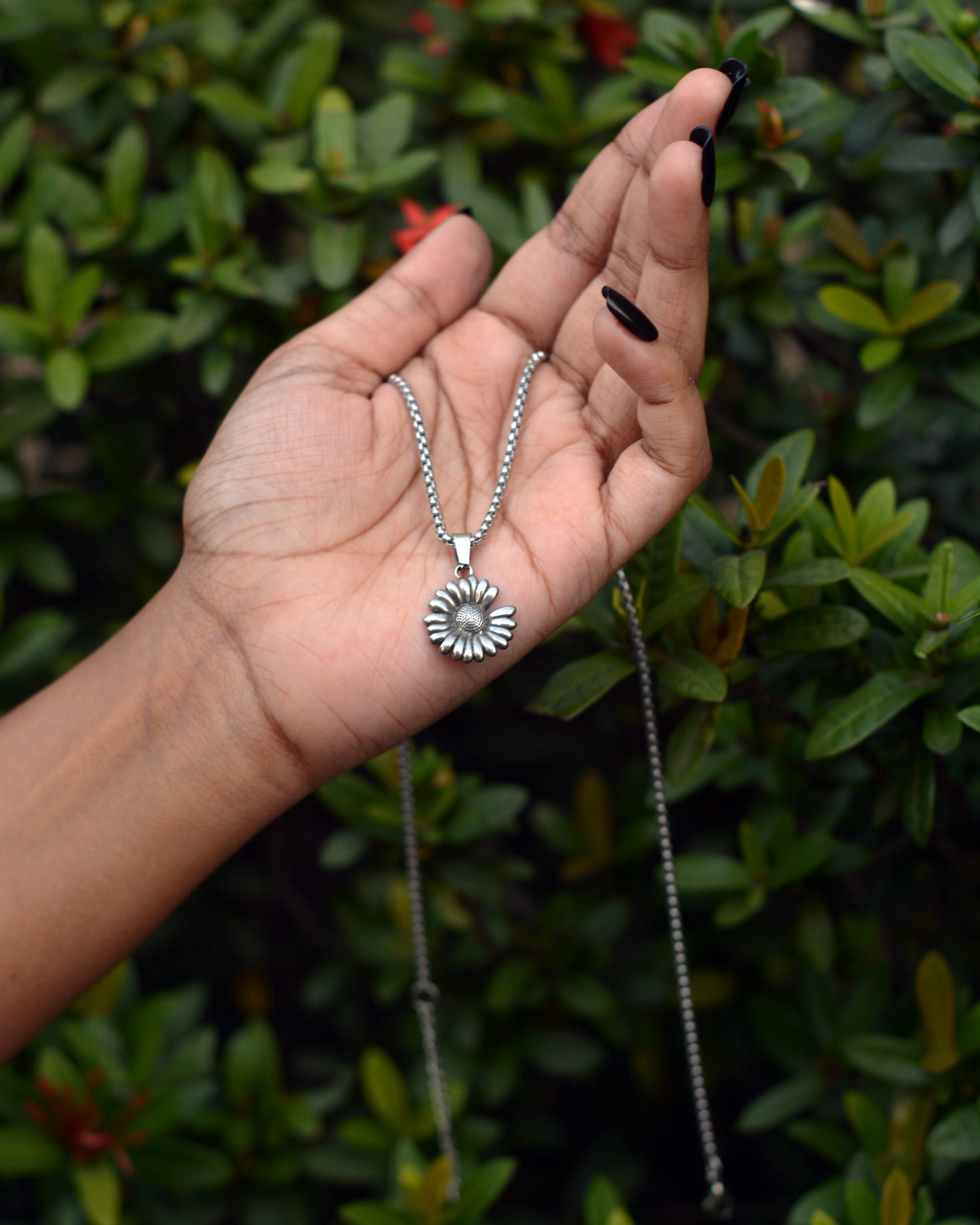 LUNAFLEUR NECKLACE