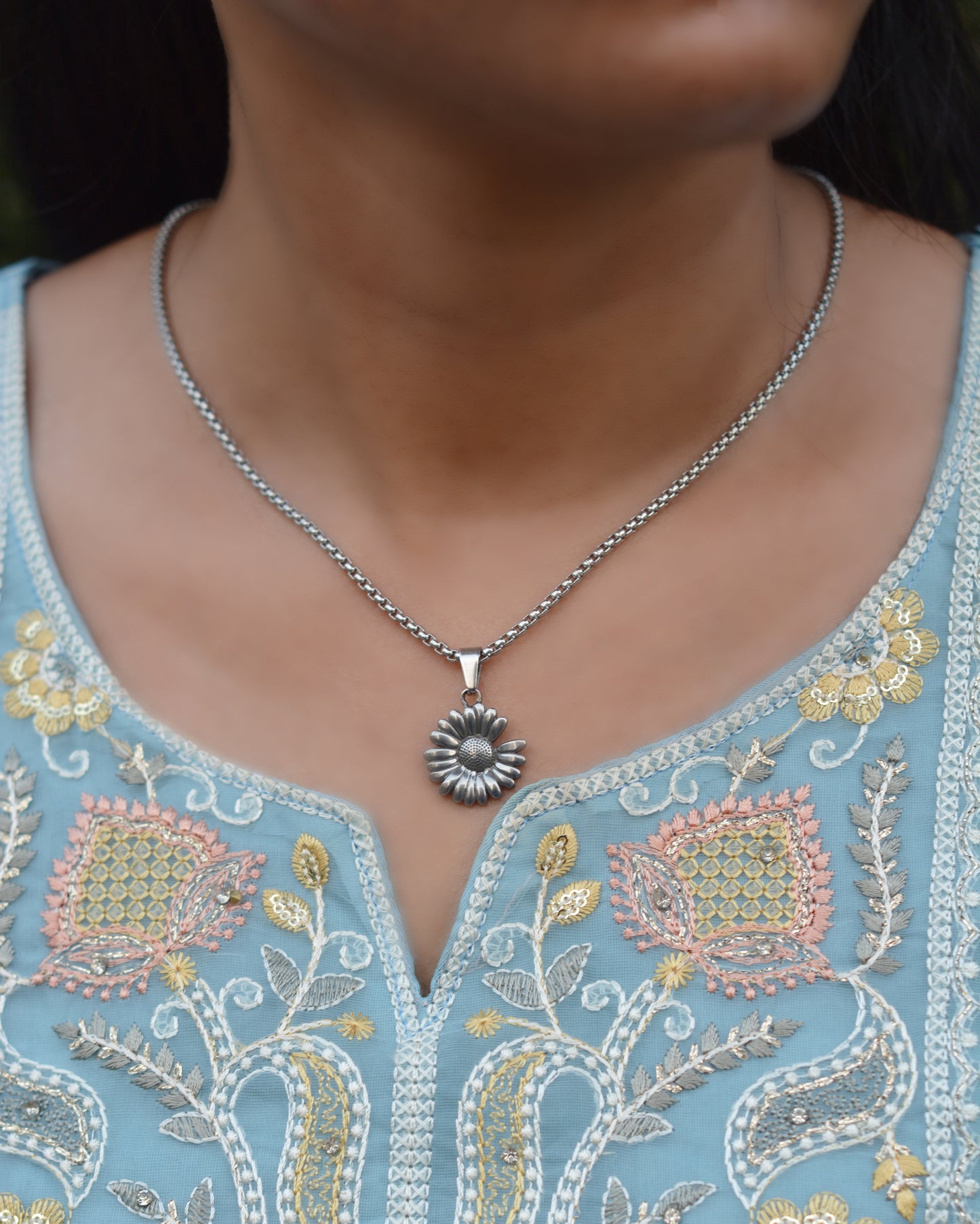 LUNAFLEUR NECKLACE