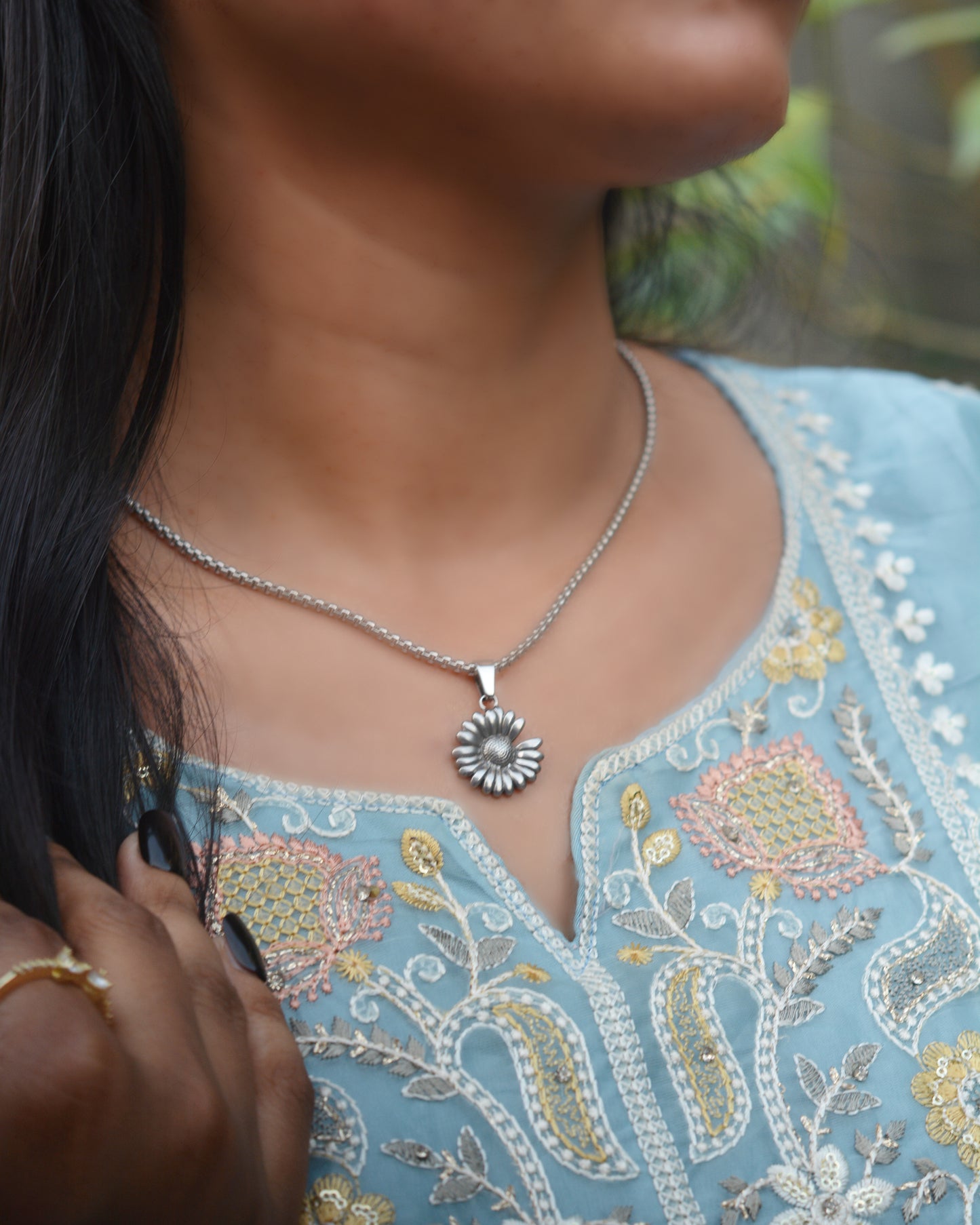 LUNAFLEUR NECKLACE