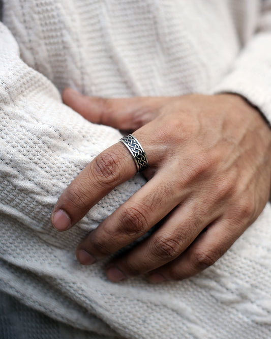 Celtic Loop Eternity Knot Ring