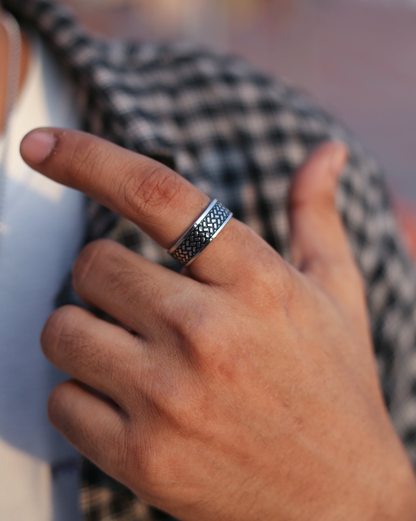 Shadow Grid Ring