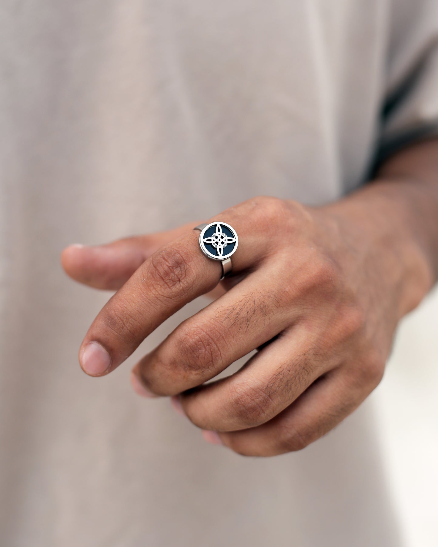 Stellar Axis Ring